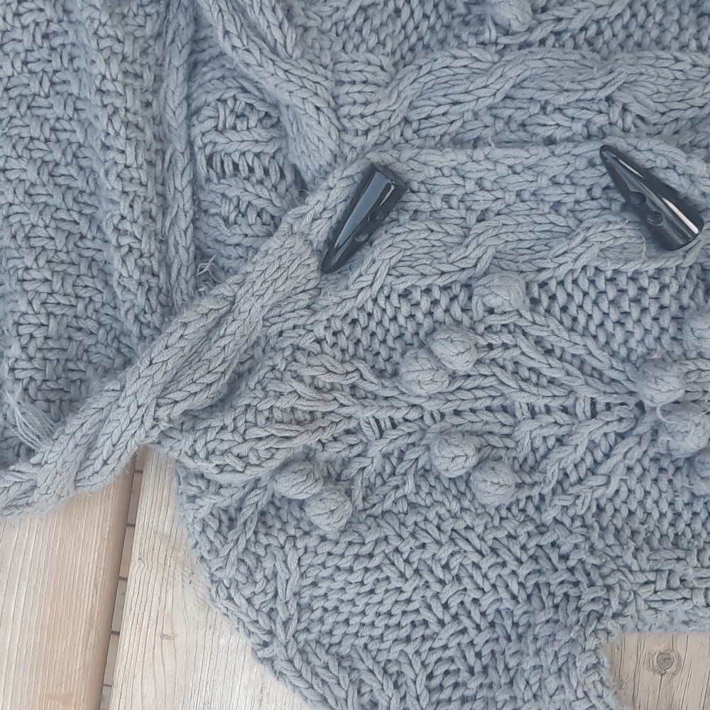 Sweater - Picture 2 of 8